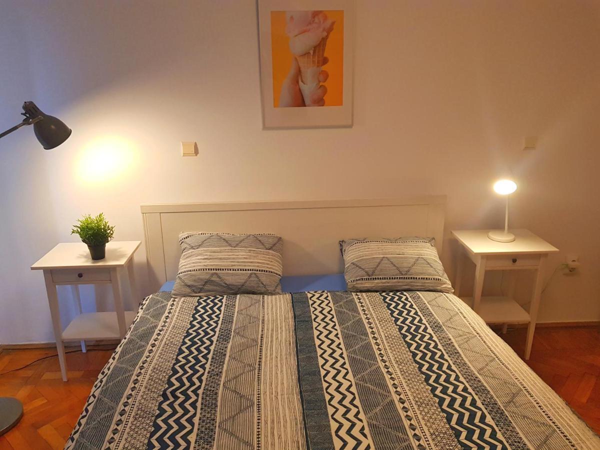 Apartment With Amazing View Near Old Town Bucarest Esterno foto